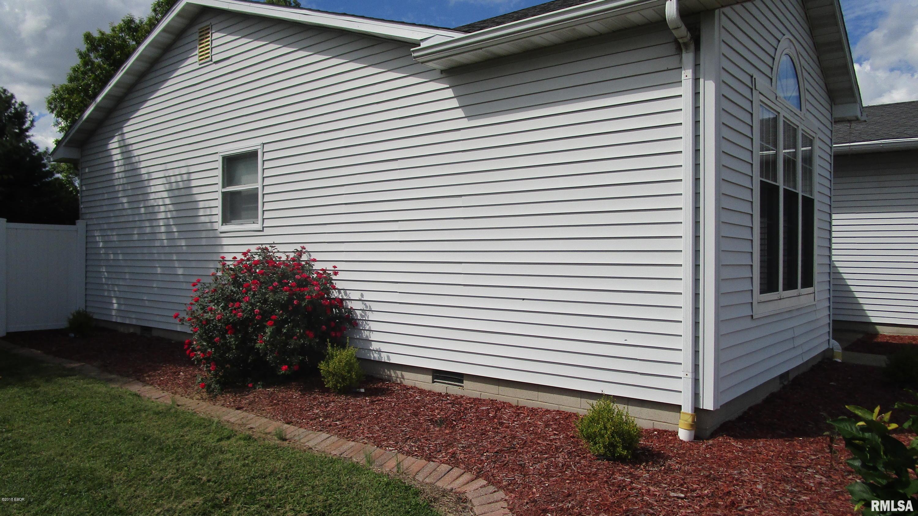 1531 North Olive Road Flora, IL 62839 - Photo 4 of 50 Gallery Image 4