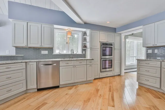 $685,000 | 38 Old Manchester Road, Amherst, NH 03031