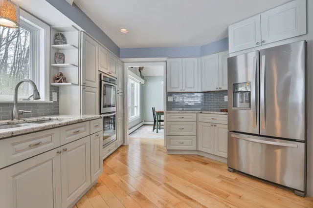 $679,000 | 38 Old Manchester Road, Amherst, NH 03031