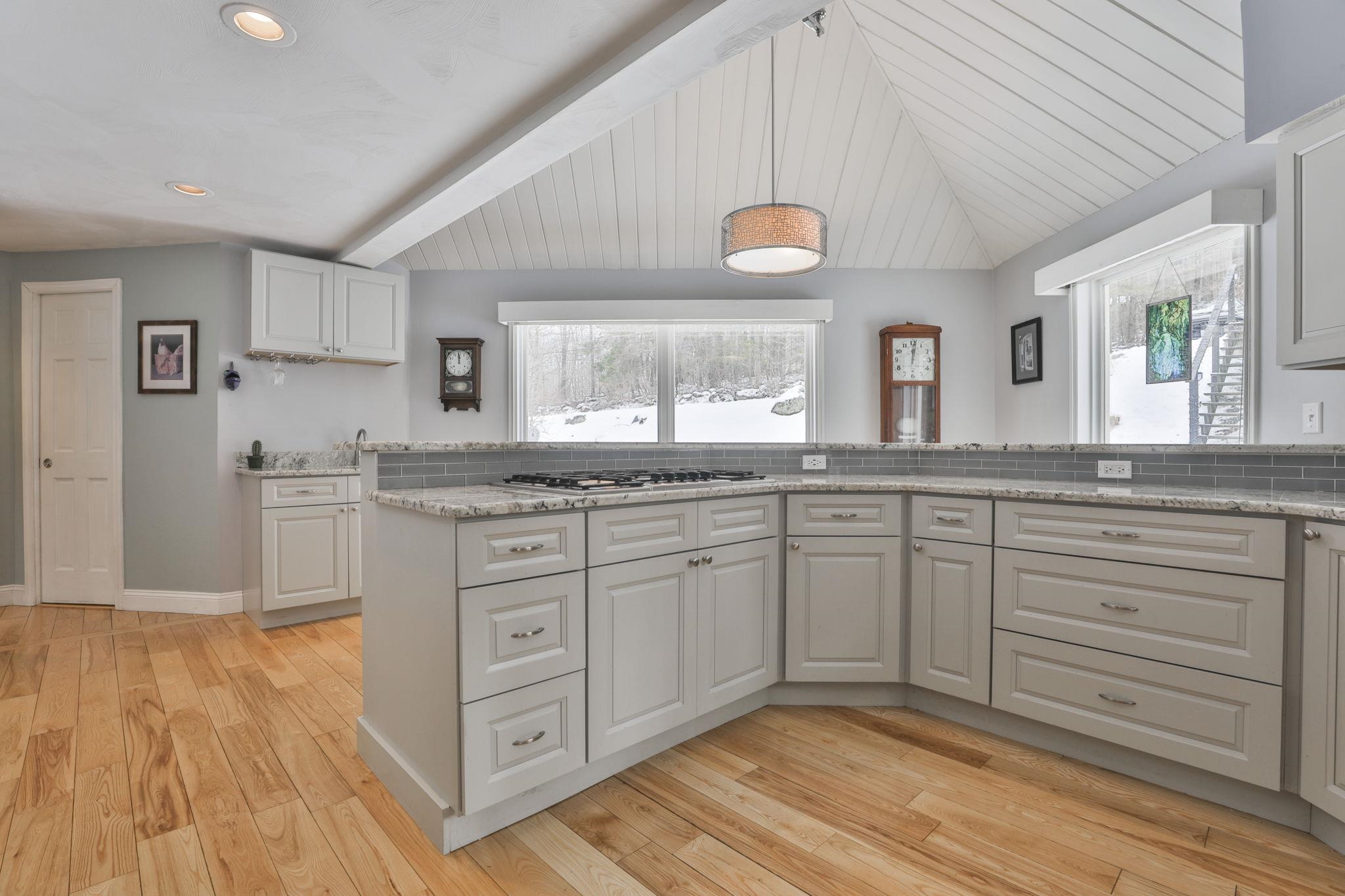 38 Old Manchester Road Amherst, NH 03031 - Photo 19 of 53