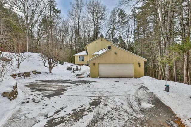 $679,000 | 38 Old Manchester Road, Amherst, NH 03031