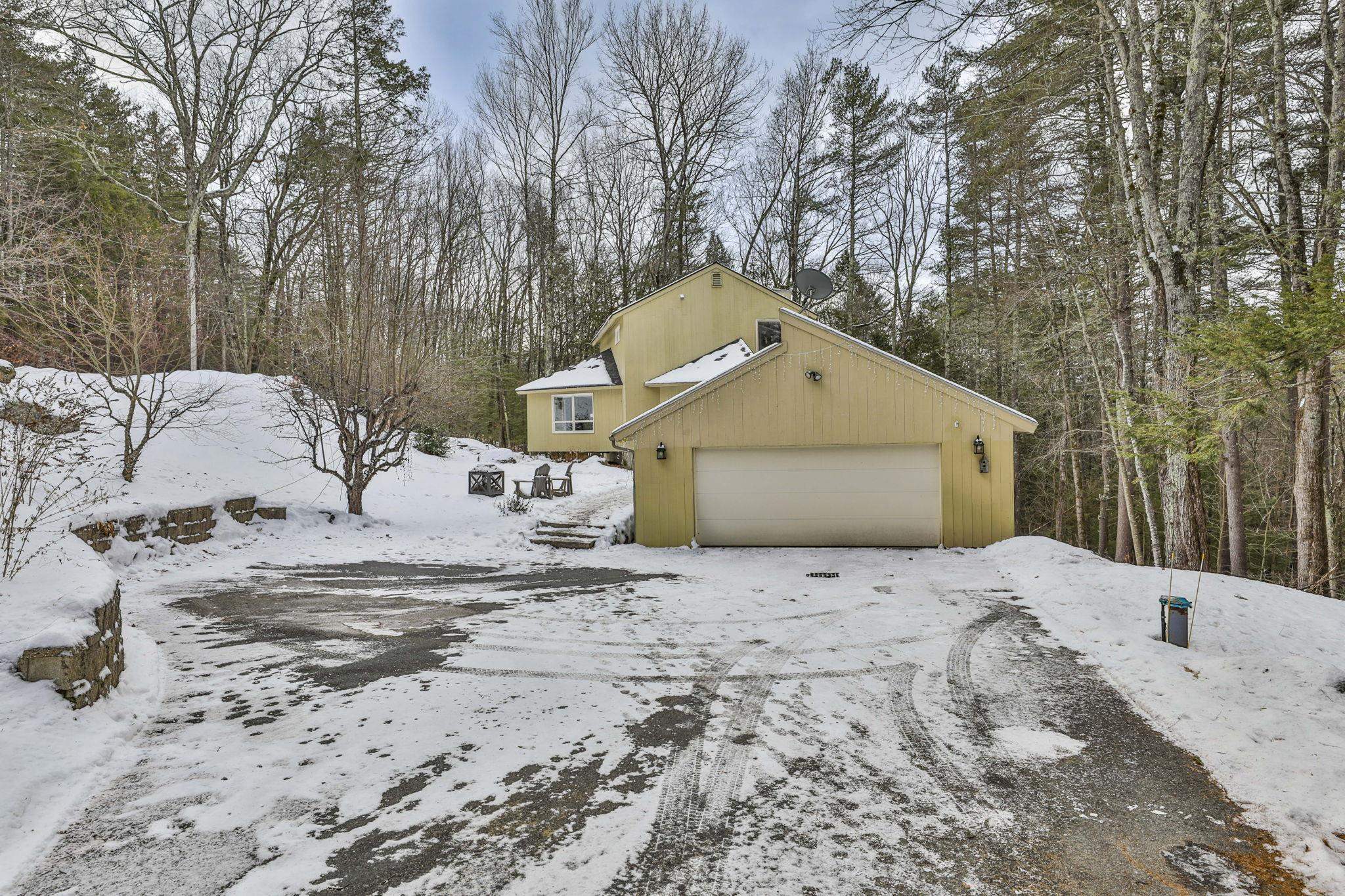 38 Old Manchester Road Amherst, NH 03031 - Photo 3 of 53