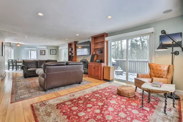 $679,000 | 38 Old Manchester Road, Amherst, NH 03031