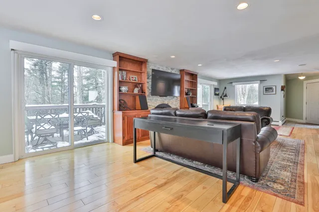 $679,000 | 38 Old Manchester Road, Amherst, NH 03031