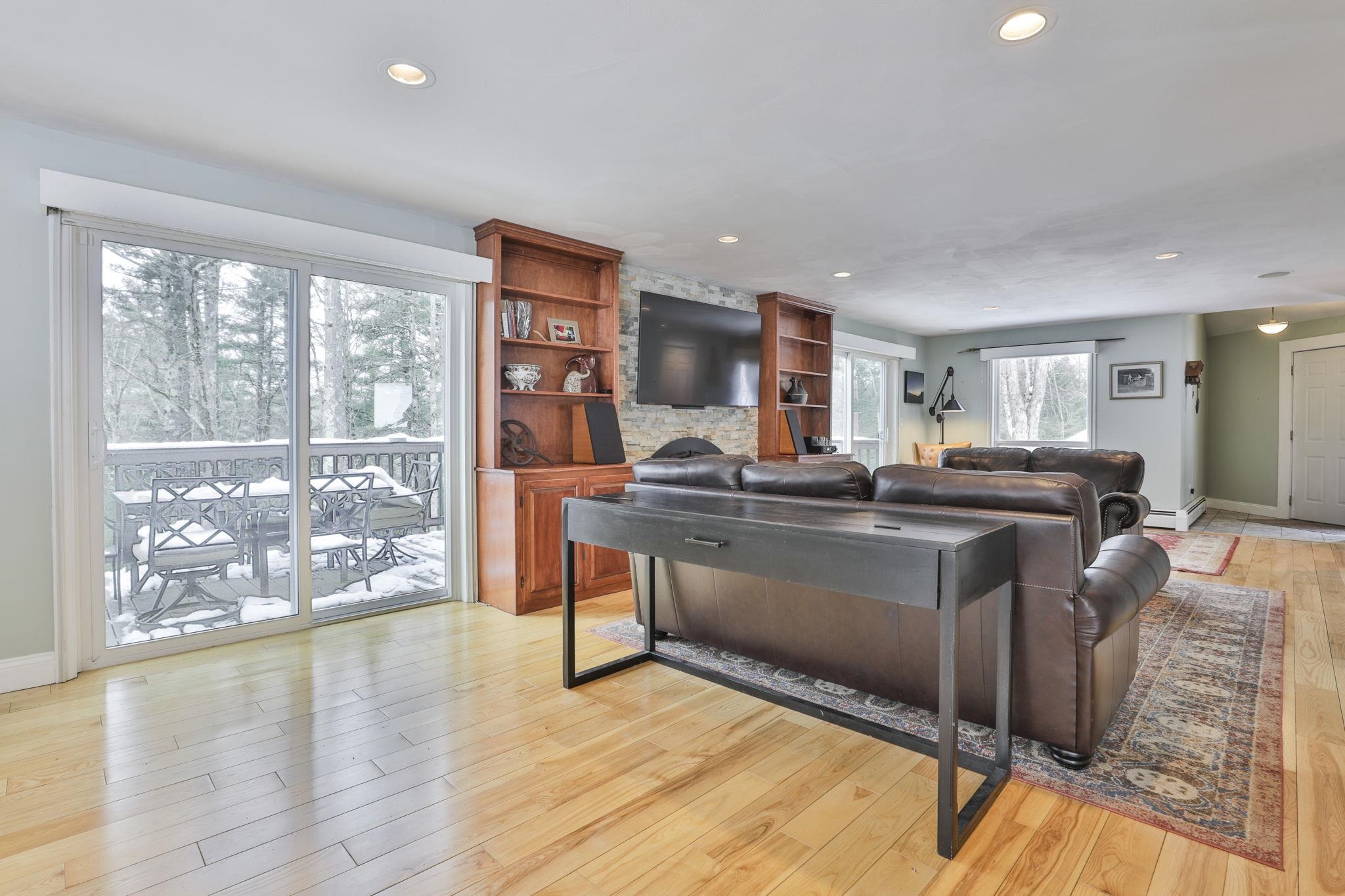 38 Old Manchester Road Amherst, NH 03031 - Photo 9 of 53