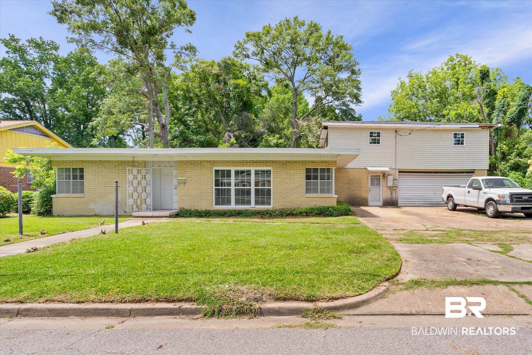 2008 Jones Avenue Mobile, AL 36617 - Photo 1 of 20
