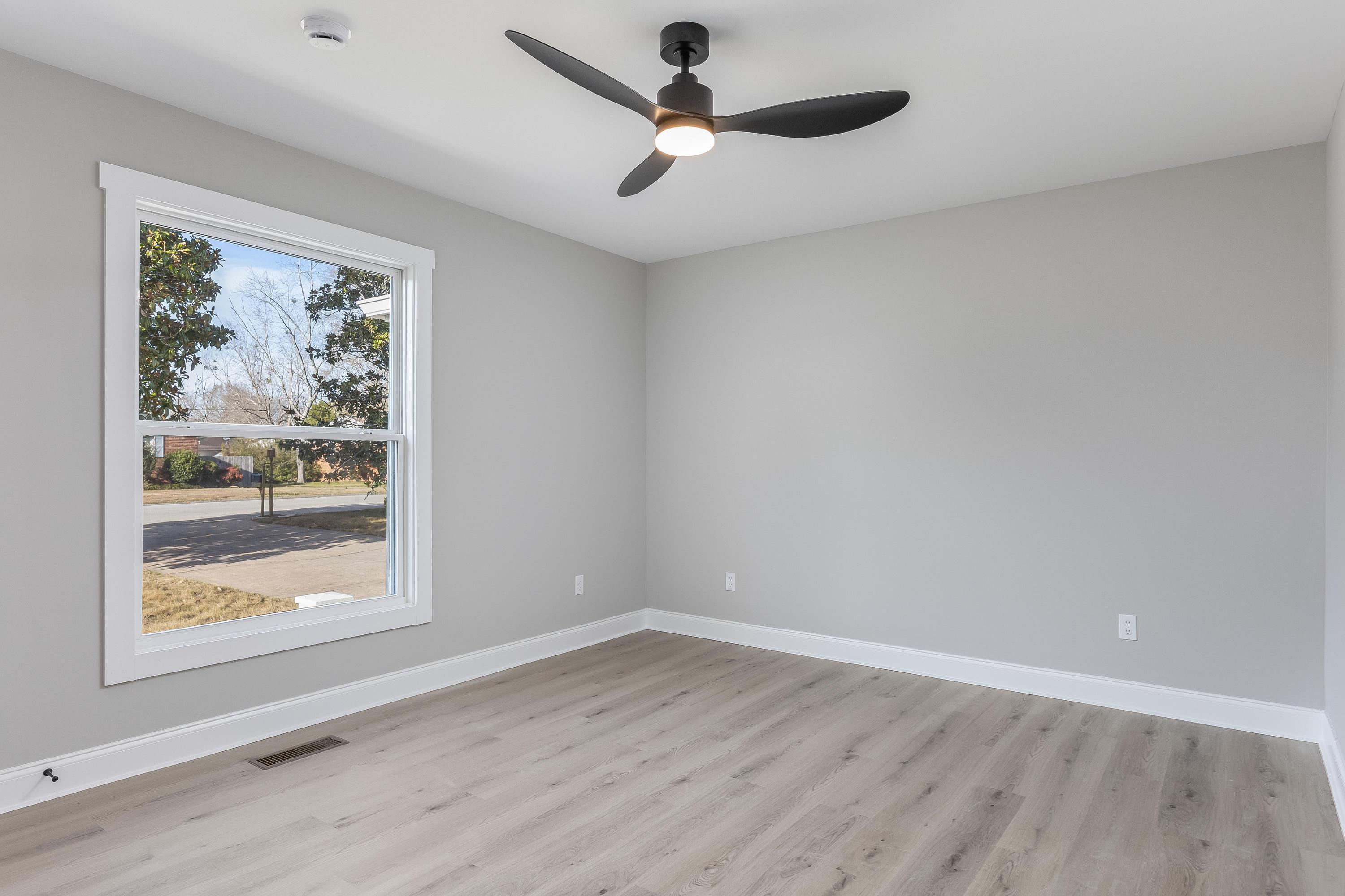 7316 Midfield Drive Chattanooga, TN 37421 - Photo 26 of 37 2025_12_December_7316_Midfield_Dr_0027
