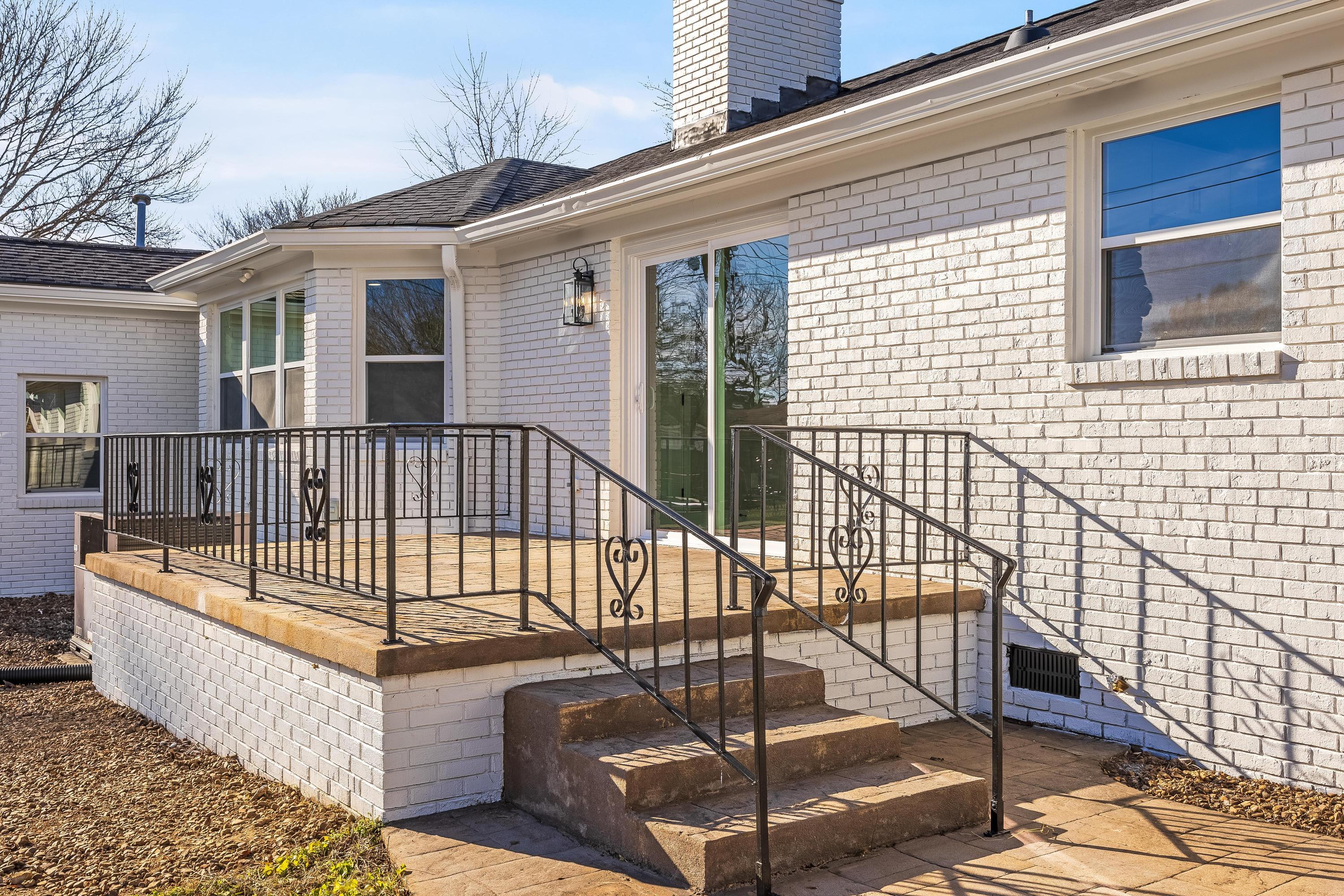 7316 Midfield Drive Chattanooga, TN 37421 - Photo 3 of 37 2025_12_December_7316_Midfield_Dr_0006