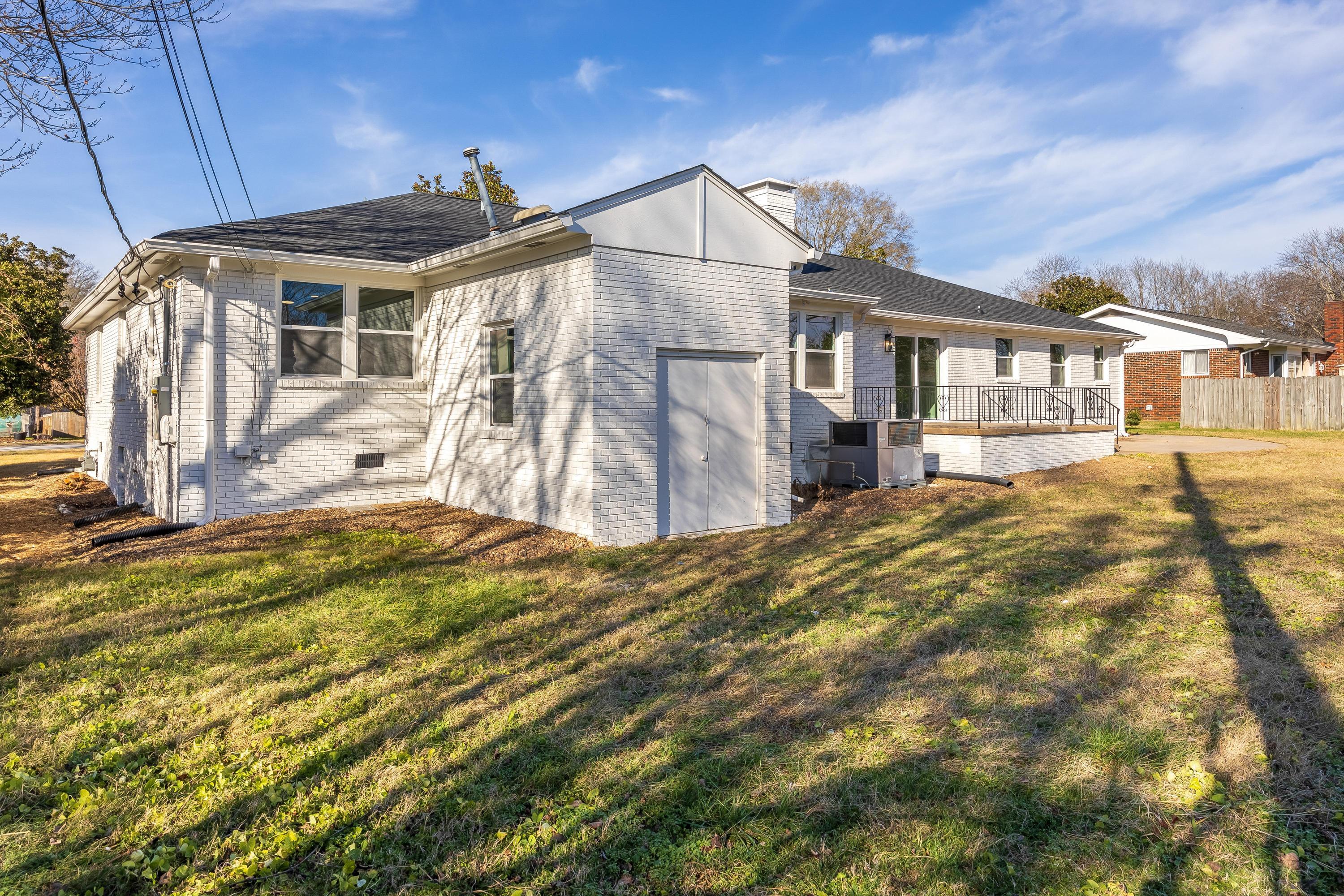 7316 Midfield Drive Chattanooga, TN 37421 - Photo 9 of 37 2025_12_December_7316_Midfield_Dr_0009