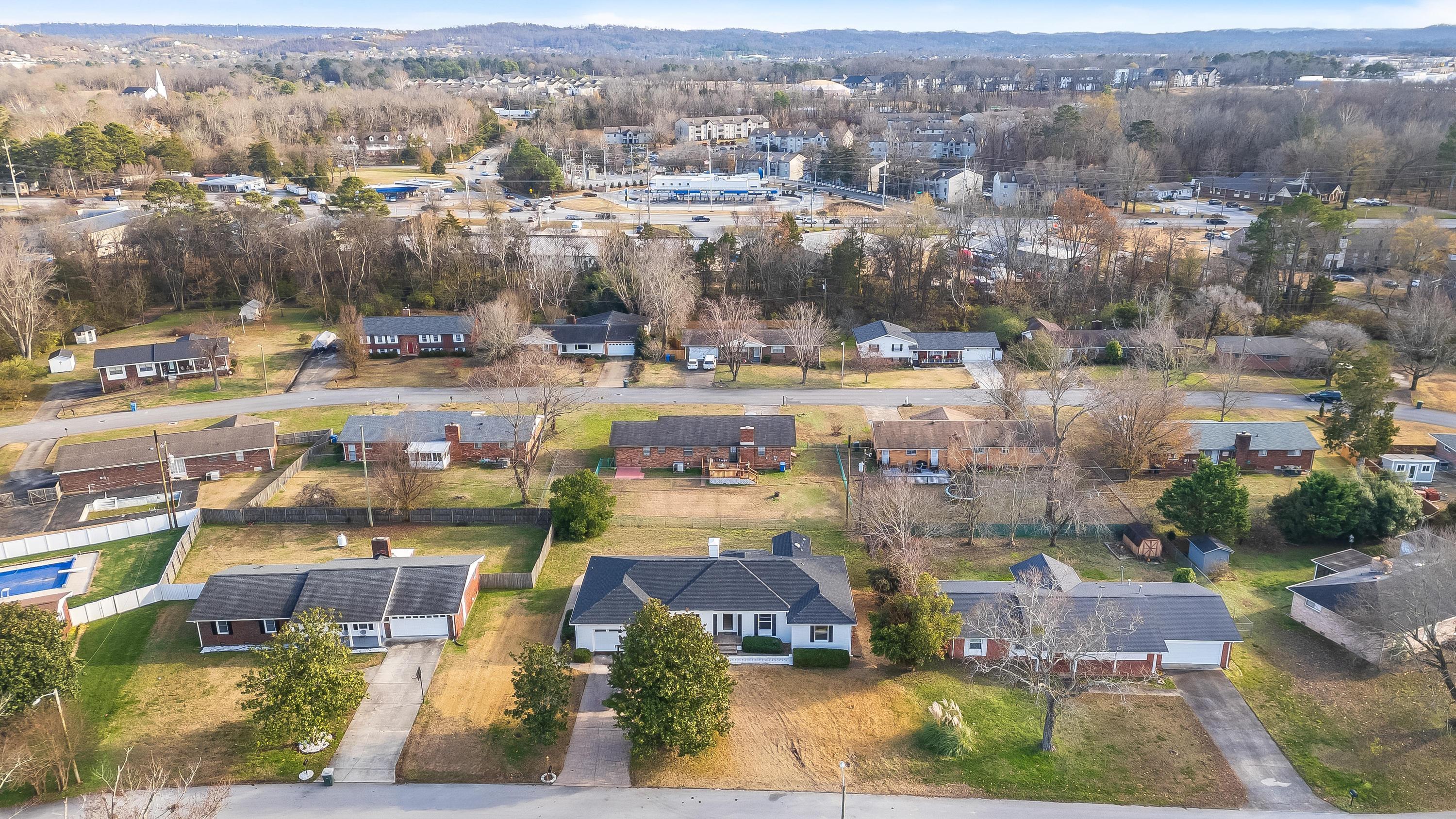 7316 Midfield Drive Chattanooga, TN 37421 - Photo 10 of 37 2025_12_December_7316_Midfield_Dr_0010