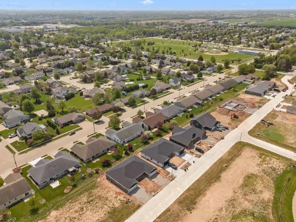 $329,900 | 409 Founders Way, Little Chute, WI 54140