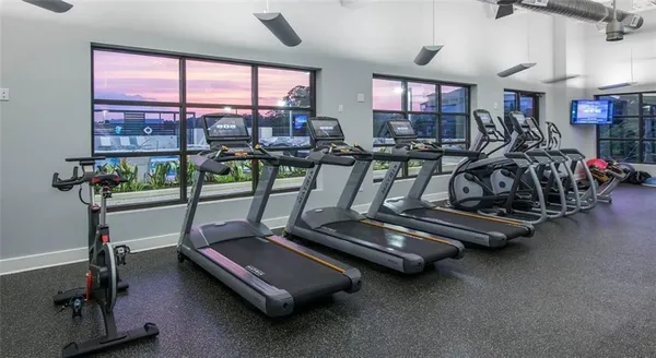 $2,050 | 6050 Roswell Road Northeast, Unit 219, Sandy Springs, GA 30328