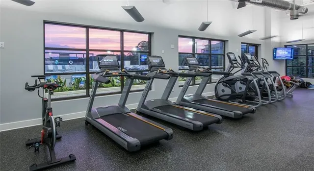 $2,085 | 6050 Roswell Road Northeast, Unit 421, Sandy Springs, GA 30328