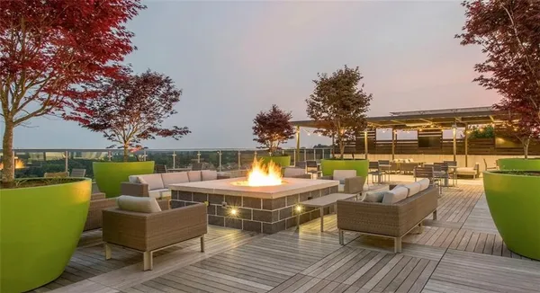 $2,050 | 6050 Roswell Road Northeast, Unit 219, Sandy Springs, GA 30328