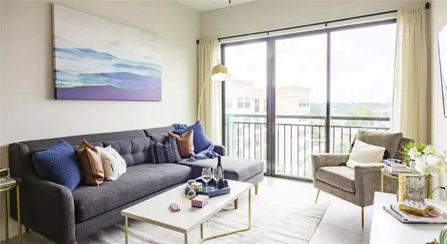 $2,085 | 6050 Roswell Road Northeast, Unit 421, Sandy Springs, GA 30328