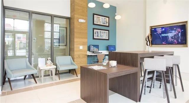 $2,085 | 6050 Roswell Road Northeast, Unit 421, Sandy Springs, GA 30328