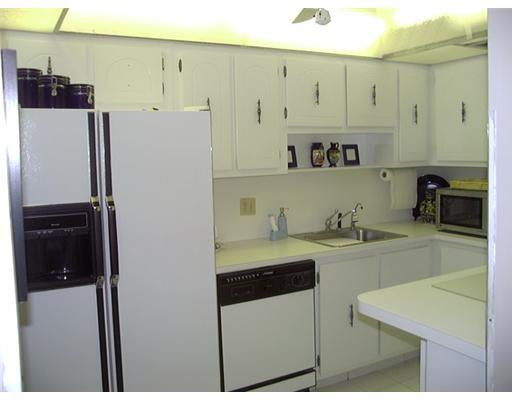 16300 Golf Club Road, Unit 310 Weston, FL 33326 - Photo 3 of 14 Kitchen