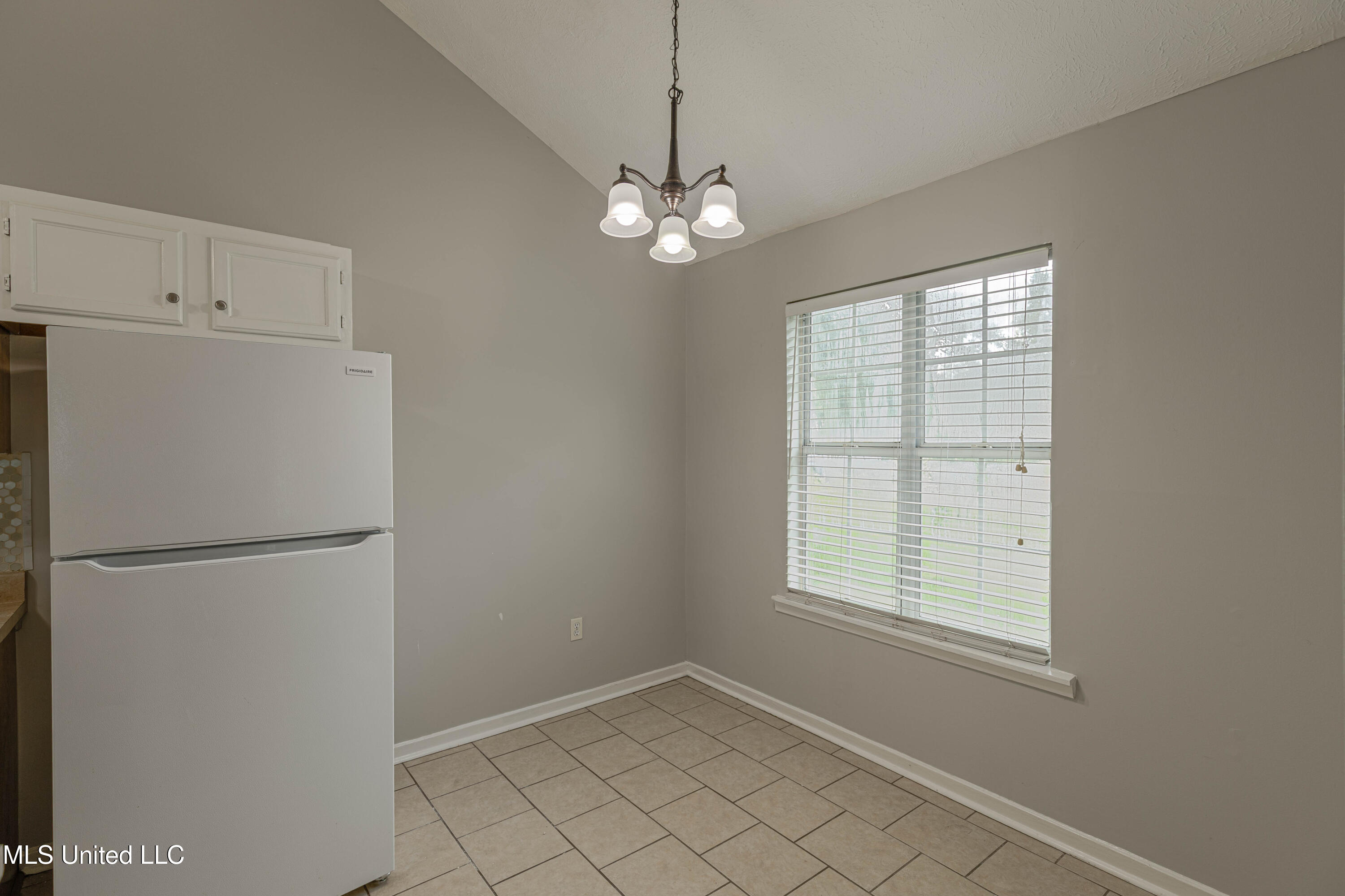 183 Cumberland Road, Unit B Brandon, MS 39047 - Photo 9 of 26 IMG_4177-Edit