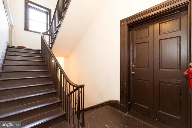 a view of livingroom with hardwood floor and window