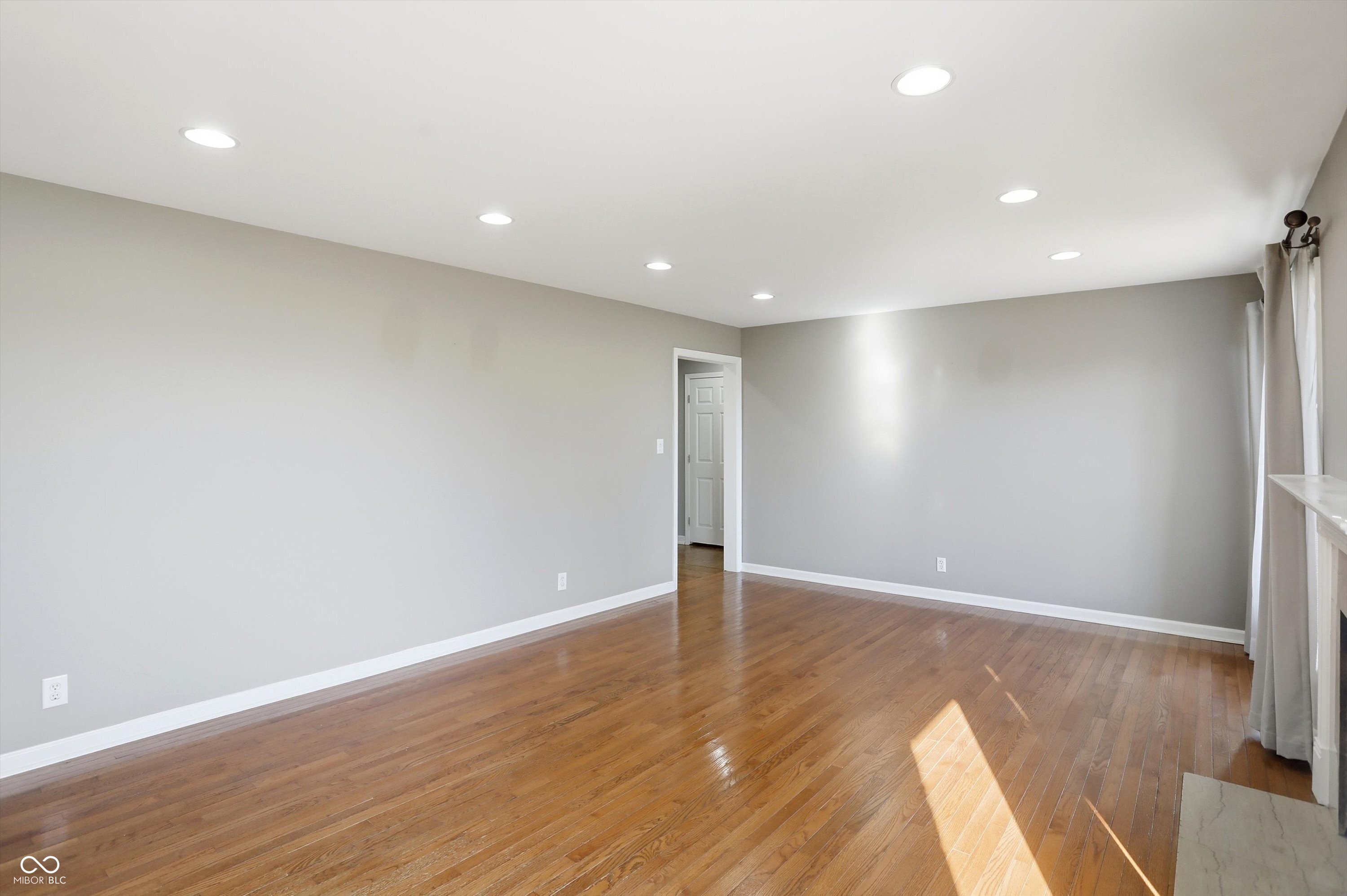 7026 Spring Mill Road Indianapolis, IN 46260 - Photo 10 of 48