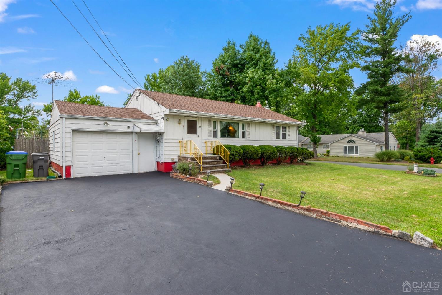 25 Lamar Avenue Edison, NJ 08820 - Photo 4 of 29