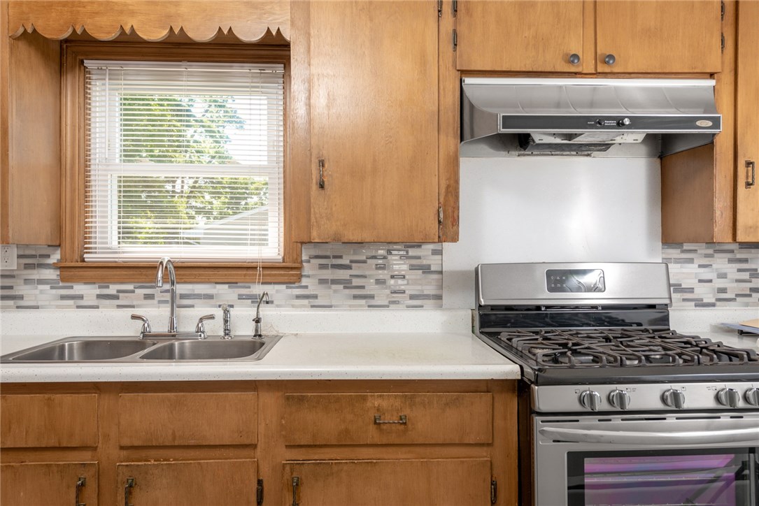 694 Cumberland Hill Road Woonsocket, RI 02895 - Photo 11 of 25