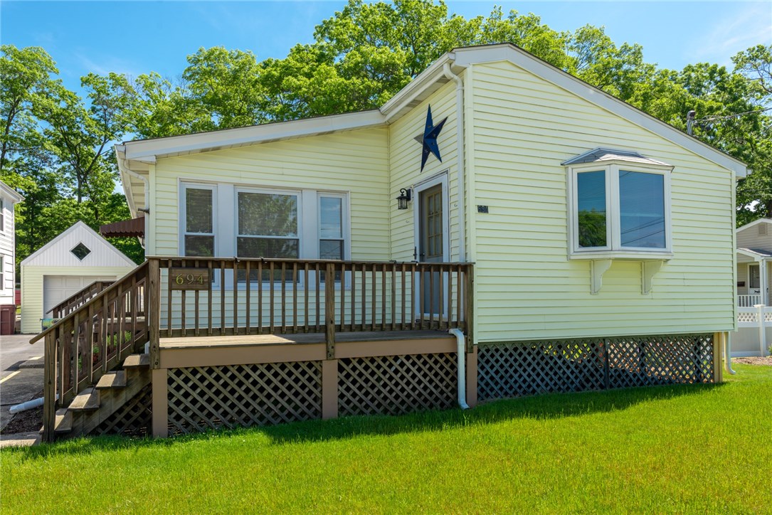 694 Cumberland Hill Road Woonsocket, RI 02895 - Photo 2 of 25