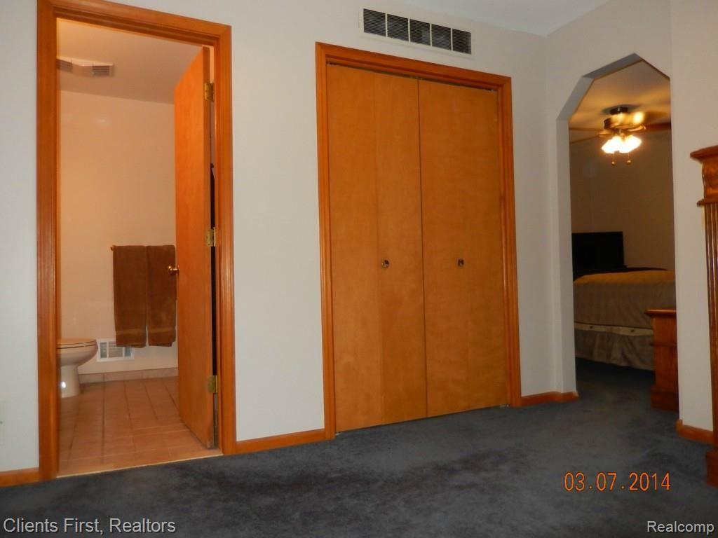 18781 Hannan Road New Boston, MI 48164 - Photo 40 of 48 DSCN3603.jpg
