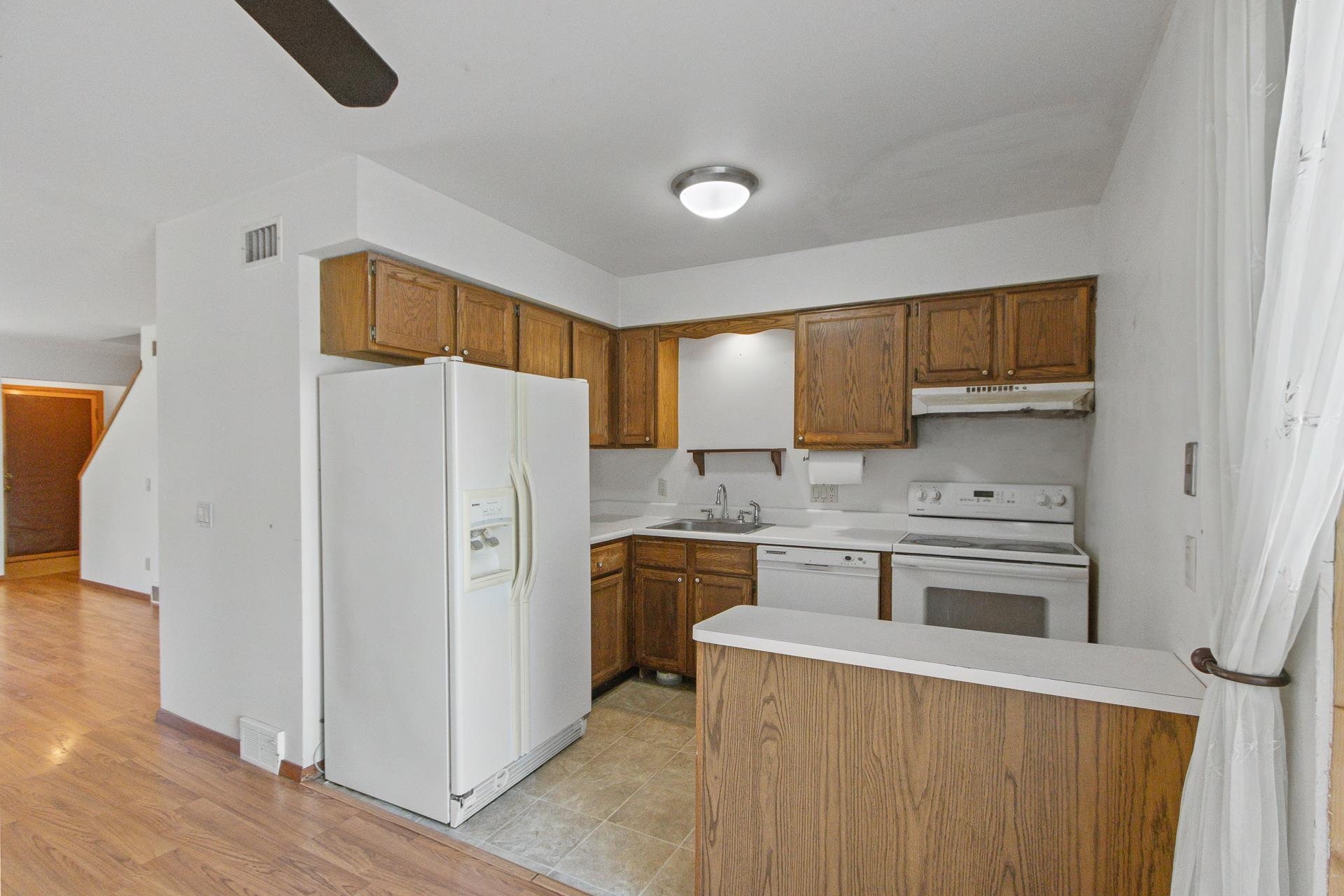 6966 Park Ridge Drive Madison, WI 53719 - Photo 6 of 36