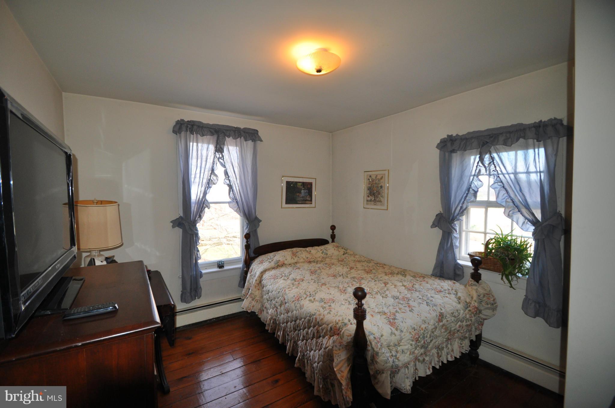 1206 Stone Road Westminster, MD 21158 - Photo 13 of 27 BRIGHT AND CHEERFUL IN EVERY ROOM