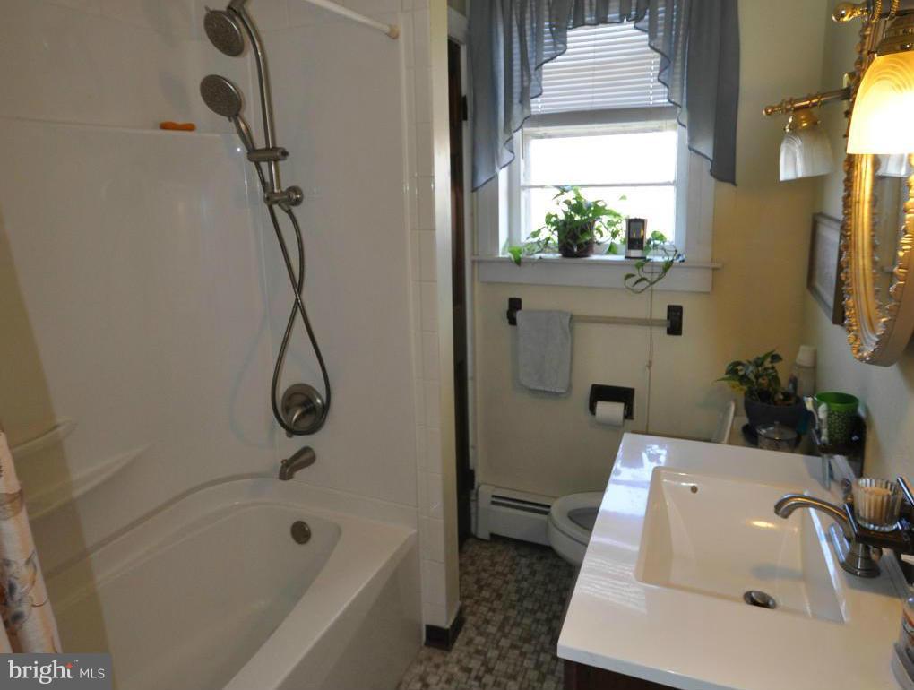 1206 Stone Road Westminster, MD 21158 - Photo 17 of 27 FULL BATH 2ND LEVEL IN HALL