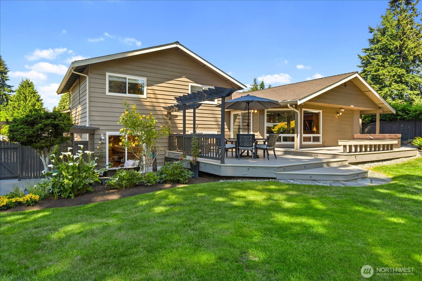 8716 185th Place Southwest Edmonds, WA 98026 - Photo 5 of 40