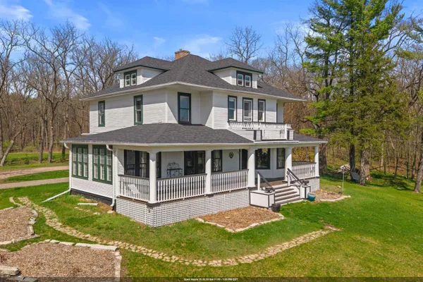 $627,999 | 426 East North Lake Street, Hancock, WI 54943