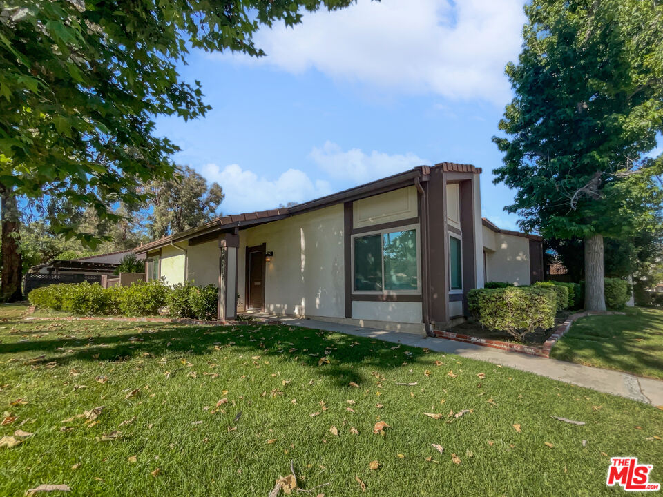 24719 Masters Cup Way Valencia, CA 91355 - Photo 7 of 25