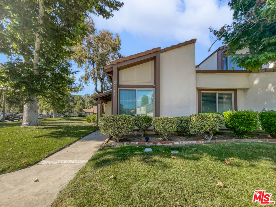 24719 Masters Cup Way Valencia, CA 91355 - Photo 8 of 25