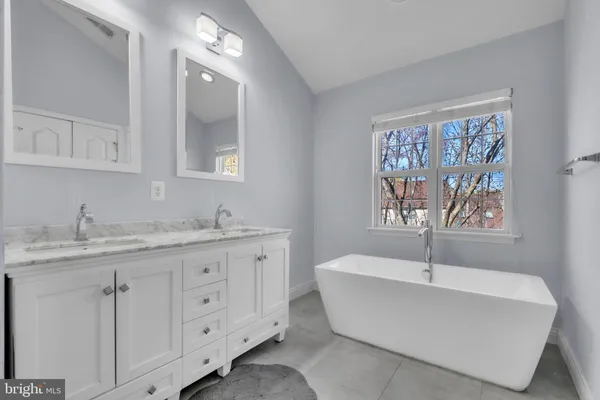 $3,195 | 2110 Capstone Circle, Herndon, VA 20170