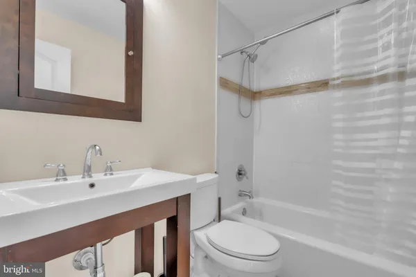 $3,195 | 2110 Capstone Circle, Herndon, VA 20170