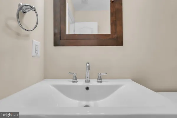 $3,195 | 2110 Capstone Circle, Herndon, VA 20170