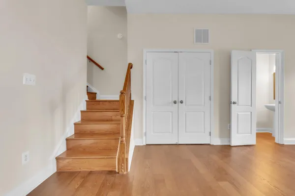 $3,195 | 2110 Capstone Circle, Herndon, VA 20170