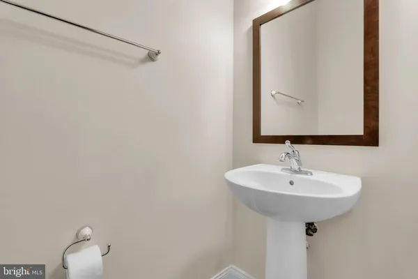 $3,195 | 2110 Capstone Circle, Herndon, VA 20170