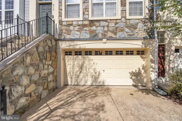 $3,195 | 2110 Capstone Circle, Herndon, VA 20170
