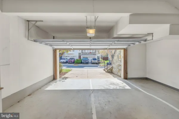 $3,195 | 2110 Capstone Circle, Herndon, VA 20170