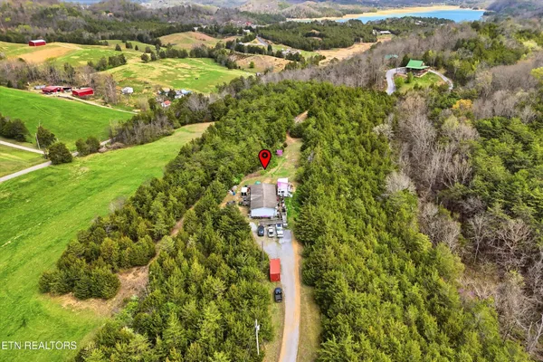 $300,000 | 2124 Rainwater Road, Dandridge, TN 37725