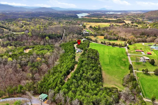 $300,000 | 2124 Rainwater Road, Dandridge, TN 37725