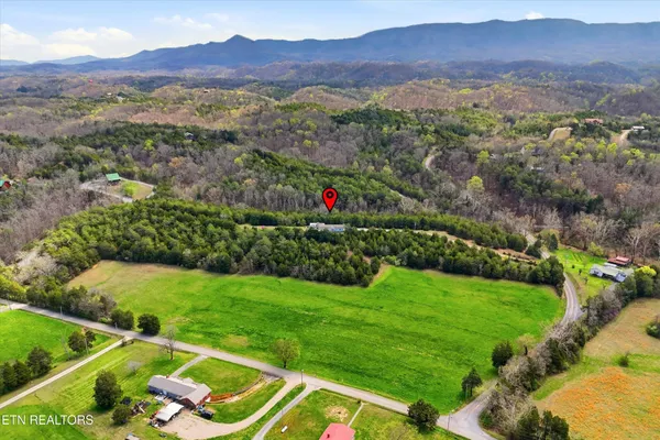 $300,000 | 2124 Rainwater Road, Dandridge, TN 37725