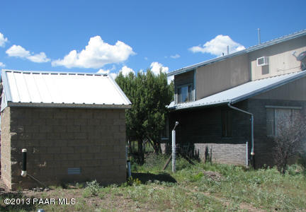 328 2 Rut Road Ash Fork, AZ 86320 - Photo 9 of 37 IMG_1140