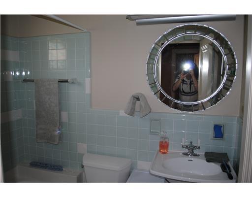 917 Wellesley Road Highland Park, PA 15206 - Photo 14 of 18 Full Bath.