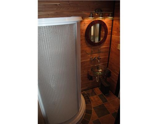 917 Wellesley Road Highland Park, PA 15206 - Photo 17 of 18 Full Bath.