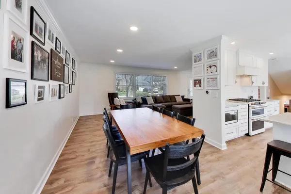 $685,000 | 44 Swift Lane, Naperville, IL 60565