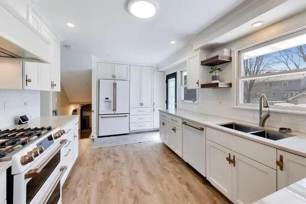 $685,000 | 44 Swift Lane, Naperville, IL 60565